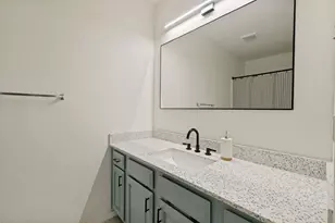 1002 Bellflower Ct, Carrollton, TX 75007 - Photo 12