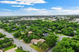 357 Sharron Dr, Woodway, TX 76712 - Photo 32