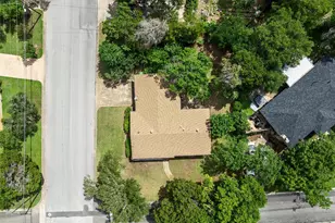 357 Sharron Dr, Woodway, TX 76712 - Photo 36