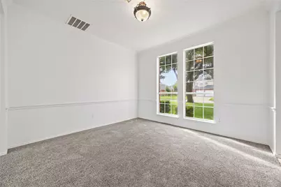 406 Hampton Circle, Grand Prairie, TX 75052 - Photo 6