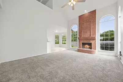 406 Hampton Circle, Grand Prairie, TX 75052 - Photo 4