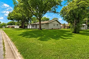 504 Pecan St, Crowley, TX 76036 - Photo 28