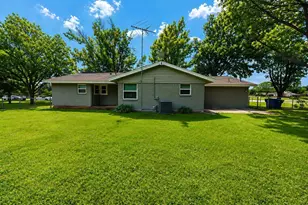 504 Pecan St, Crowley, TX 76036 - Photo 26