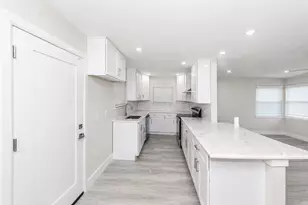 504 Pecan St, Crowley, TX 76036 - Photo 8