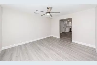 504 Pecan Street, Crowley, TX 76036 - Photo 4