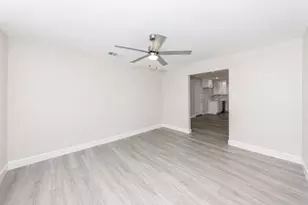 504 Pecan St, Crowley, TX 76036 - Photo 4