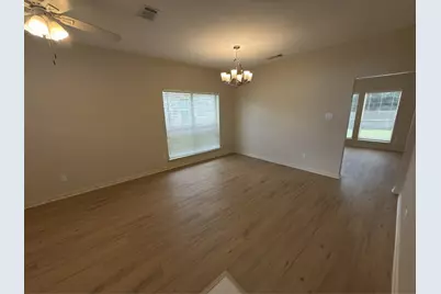 5607 Creekhollow Drive, Arlington, TX 76018 - Photo 2