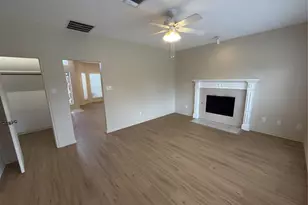 5607 Creekhollow Dr, Arlington, TX 76018 - Photo 6
