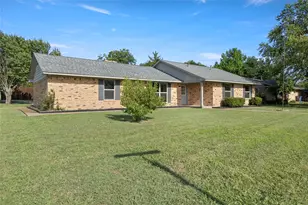 790 W Jefferson St, Van Alstyne, TX 75495 - Photo 2