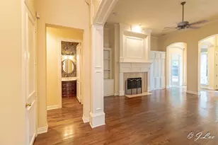 1053 Sir Lancelot Cir, Lewisville, TX 75056 - Photo 10