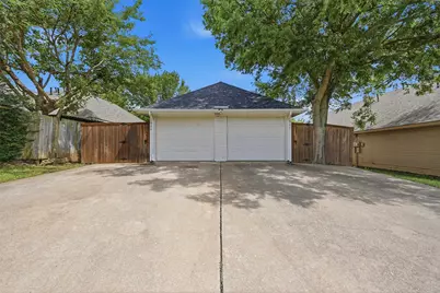 906 W Houston Street, Sherman, TX 75092 - Photo 22