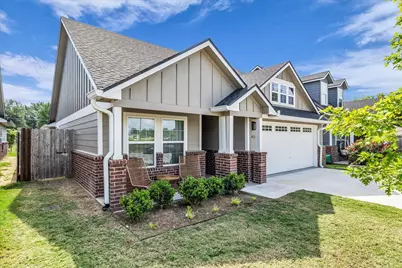 412 Travis Drive, McGregor, TX 76657 - Photo 2
