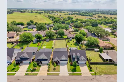 412 Travis Drive, McGregor, TX 76657 - Photo 36
