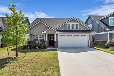 412 Travis Drive, McGregor, TX 76657 - Photo 1