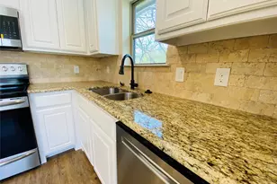 312 W Heron St, Denison, TX 75020 - Photo 6