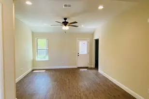 312 W Heron St, Denison, TX 75020 - Photo 2