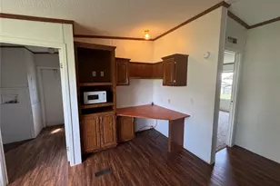 104 Hill Top Ct, Springtown, TX 76082 - Photo 10