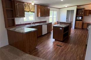 104 Hill Top Ct, Springtown, TX 76082 - Photo 6