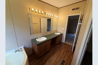 104 Hill Top Court, Springtown, TX 76082 - Photo 12
