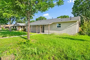 2126 Travis Dr, Carrollton, TX 75006 - Photo 8