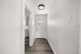 2126 Travis Dr, Carrollton, TX 75006 - Photo 10