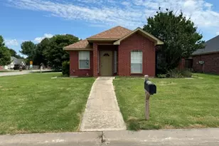 2029 Laney Dr, Sanger, TX 76266 - Photo 1