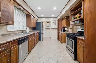 7034 Cornelia Ln, Dallas, TX 75214 - Photo 10