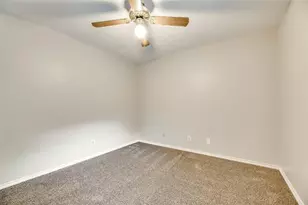6108 Paradise Dr, Arlington, TX 76001 - Photo 12
