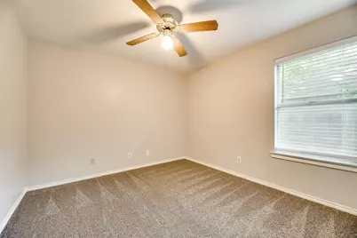 6108 Paradise Drive, Arlington, TX 76001 - Photo 16