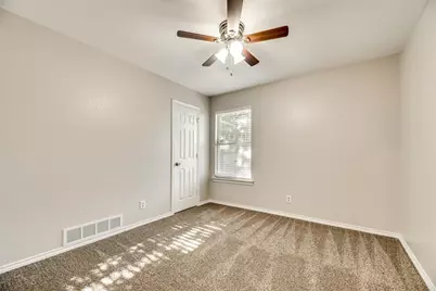 6108 Paradise Drive, Arlington, TX 76001 - Photo 20