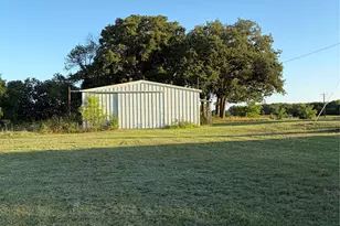 1306 McDaniel St, Callisburg, TX 76240 - Photo 6