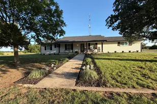 1306 McDaniel St, Callisburg, TX 76240 - Photo 2