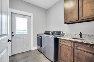 61 Rockett Ln, Pecan Hill, TX 75154 - Photo 16