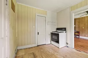 217 W 7th St, Bonham, TX 75418 - Photo 10