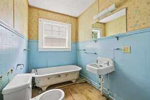 217 W 7th St, Bonham, TX 75418 - Photo 12