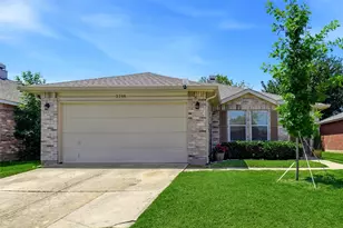 2208 Maple Dr, Little Elm, TX 75068 - Photo 2