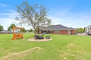 3909 Timbercrest Dr E, Burleson, TX 76028 - Photo 34