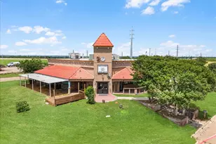 5812 N I-35, Denton, TX 76207 - Photo 1