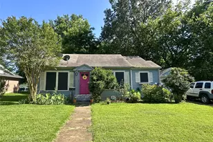 1832 E Polk, Paris, TX 75460 - Photo 1