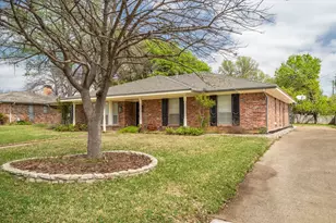 903 Leslie Dr, Arlington, TX 76012 - Photo 2