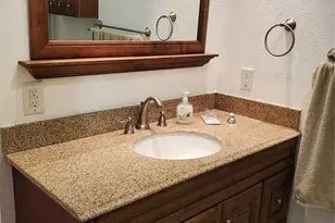 2225 Ruby Rd, Irving, TX 75060 - Photo 20