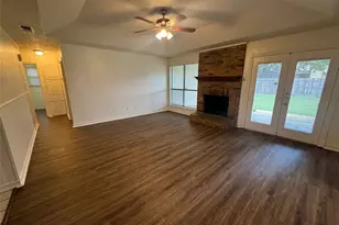 1940 Willow Vale Dr, Fort Worth, TX 76134 - Photo 6
