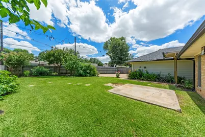 3908 Country Club Drive W, Irving, TX 75038 - Photo 36