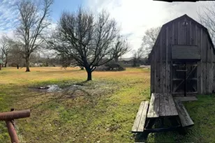 642 N Love St, Oakwood, TX 75855 - Photo 2