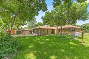 813 Misty Glen Dr, DeSoto, TX 75115 - Photo 30