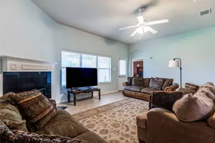 9204 Lockhart Dr, Arlington, TX 76002 - Photo 10