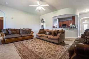 9204 Lockhart Dr, Arlington, TX 76002 - Photo 4