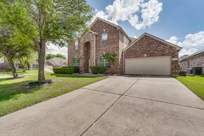3003 Oak Briar Lane, Grand Prairie, TX 75052 - Photo 4