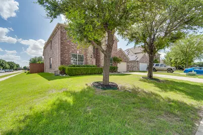 3003 Oak Briar Lane, Grand Prairie, TX 75052 - Photo 2