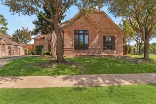 8300 Southridge Ct, North Richland Hills, TX 76182 - Photo 2
